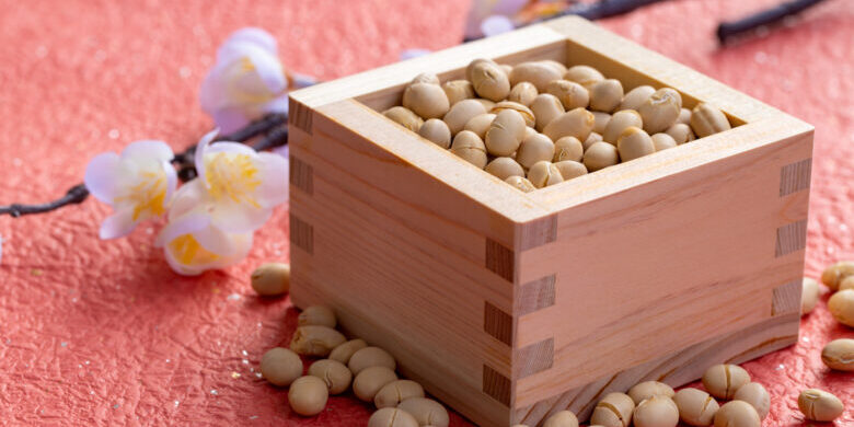 節分 枡に入れた大豆