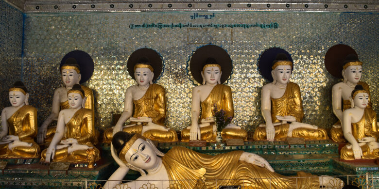 シュエダゴンパゴダ内部の仏陀